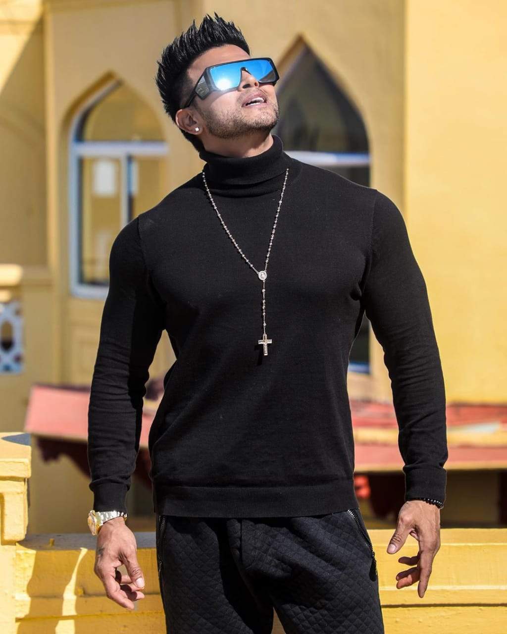 Most Stylish Shahid Kapoor Oversized Sunglasses