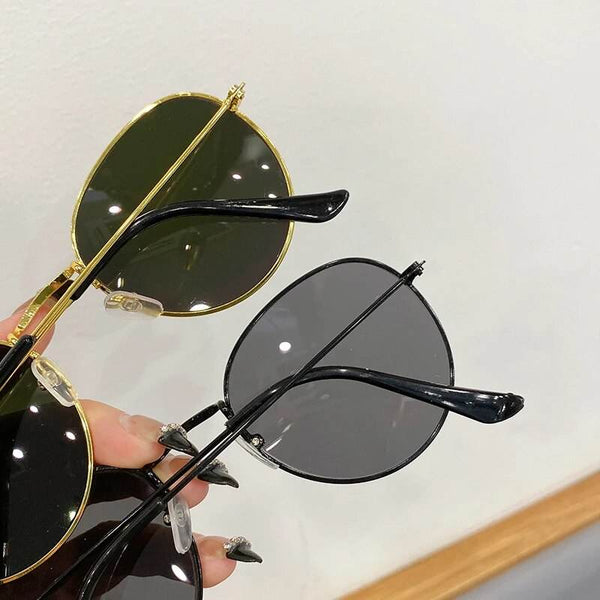 Stylish Vintage Vibe Sunglasses - SunglassesMart