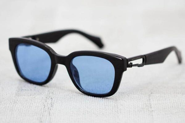Classic Wayfarer Sunglasses - SunglassesMart