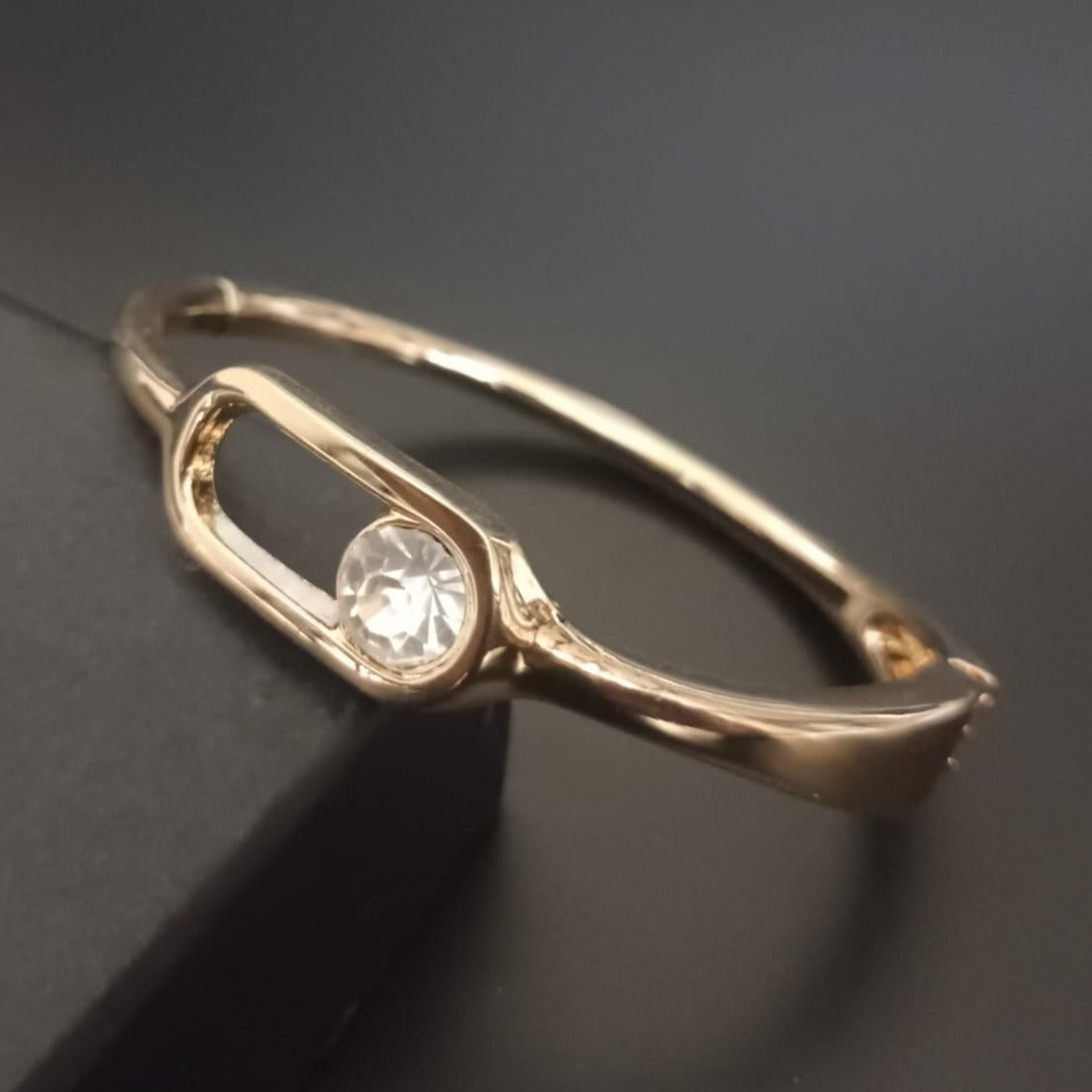 New Round Design Diamond Gold Kada Bracelet For Women-