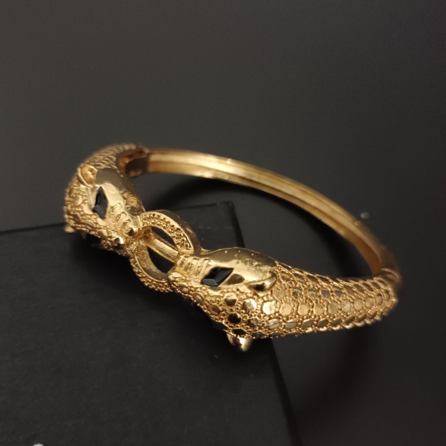 Buy 18Kt Gold Bold Men Jaguar Bracelet 492VA999 Online from Vaibhav  Jewellers