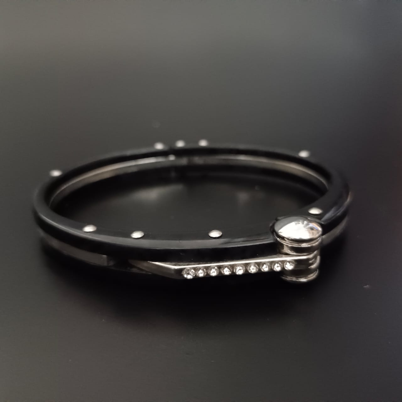 Helmut Lang SS04 Handcuff Bracelet Large – HUIBEN