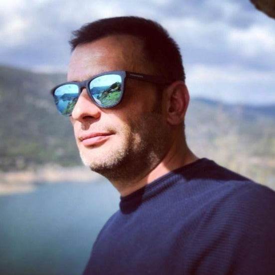 Polarized Lens Wayfarer Sunglasses - SunglassesMart